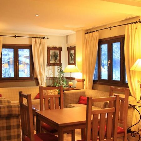 Aparthotel Sarrato Sallent De Gallego Luaran gambar