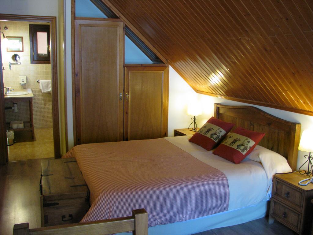 Aparthotel Sarrato Sallent De Gallego Luaran gambar