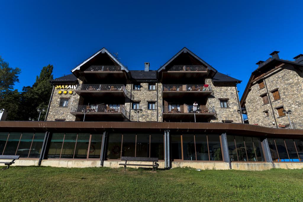 Aparthotel Sarrato Sallent De Gallego Luaran gambar